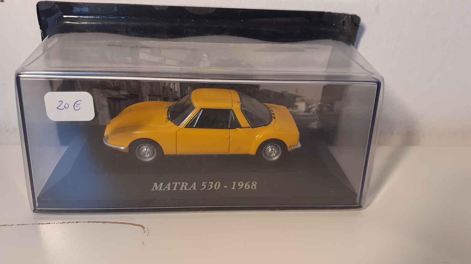 Matra 530 jaune orangée de 1968