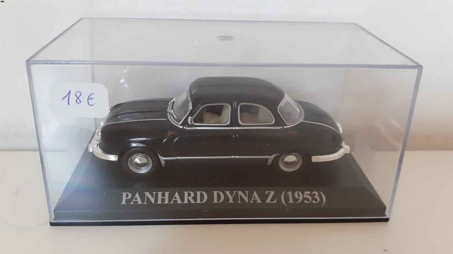 Panhard Dyna Z noire de 1953