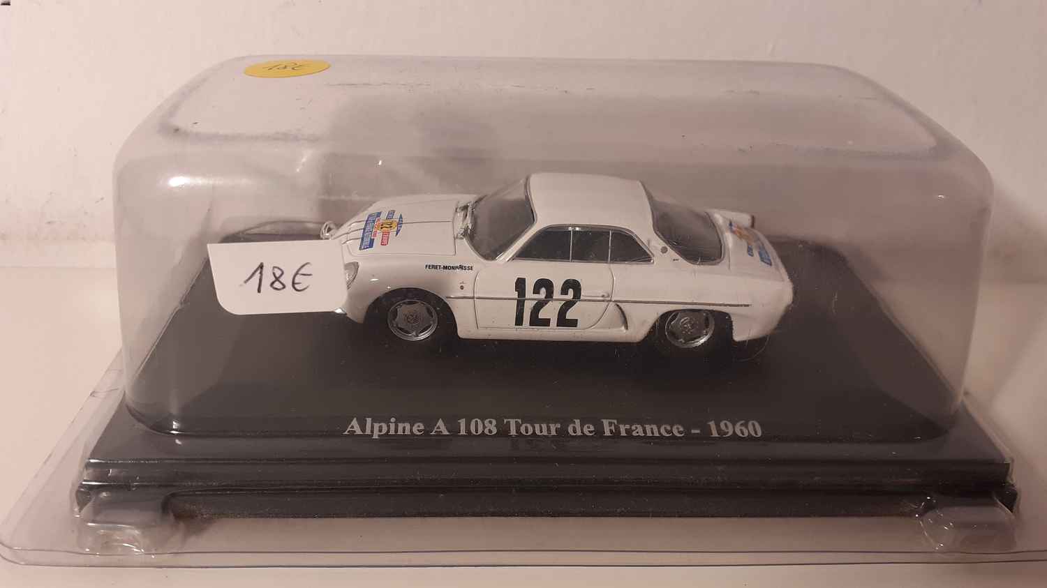 Renault Alpine A108 tour de France blanche de 1960 (numéro 122)