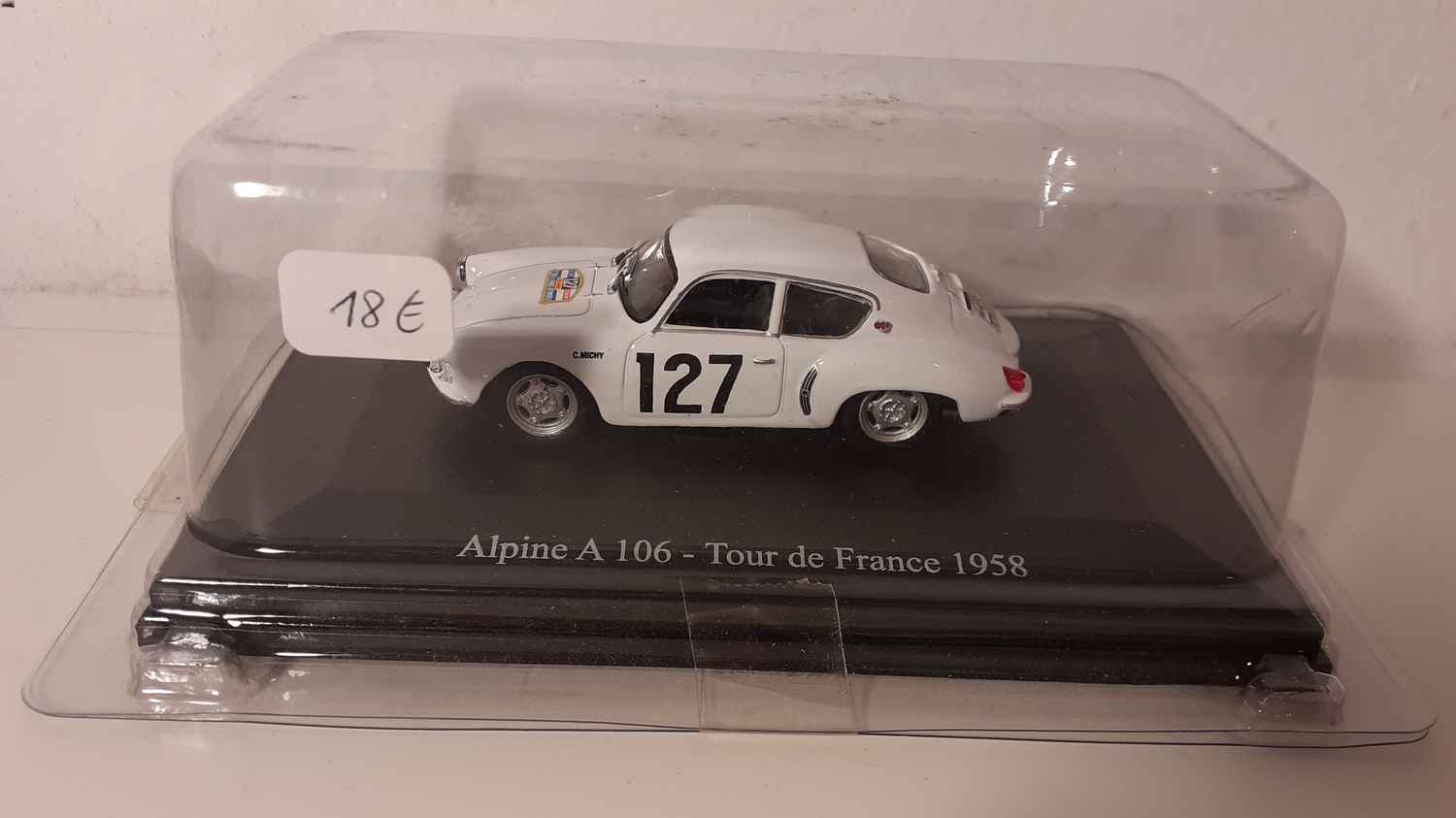 Renault Alpine A106 tour de France blanche de 1958 (numéro 127)