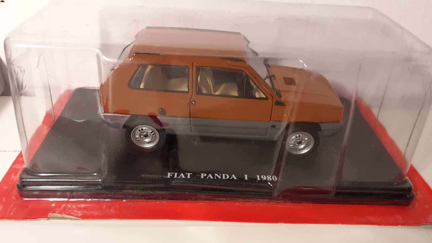 Fiat Panda 1 marron de 1980 (échelle 1/24ème)