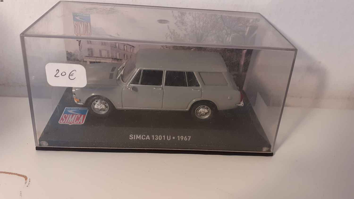 SIMCA 1301U grise de 1967