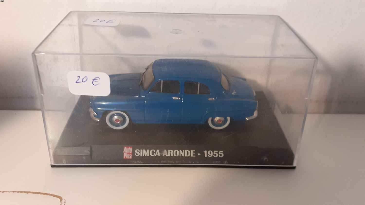 SIMCA Aronde bleue de 1955