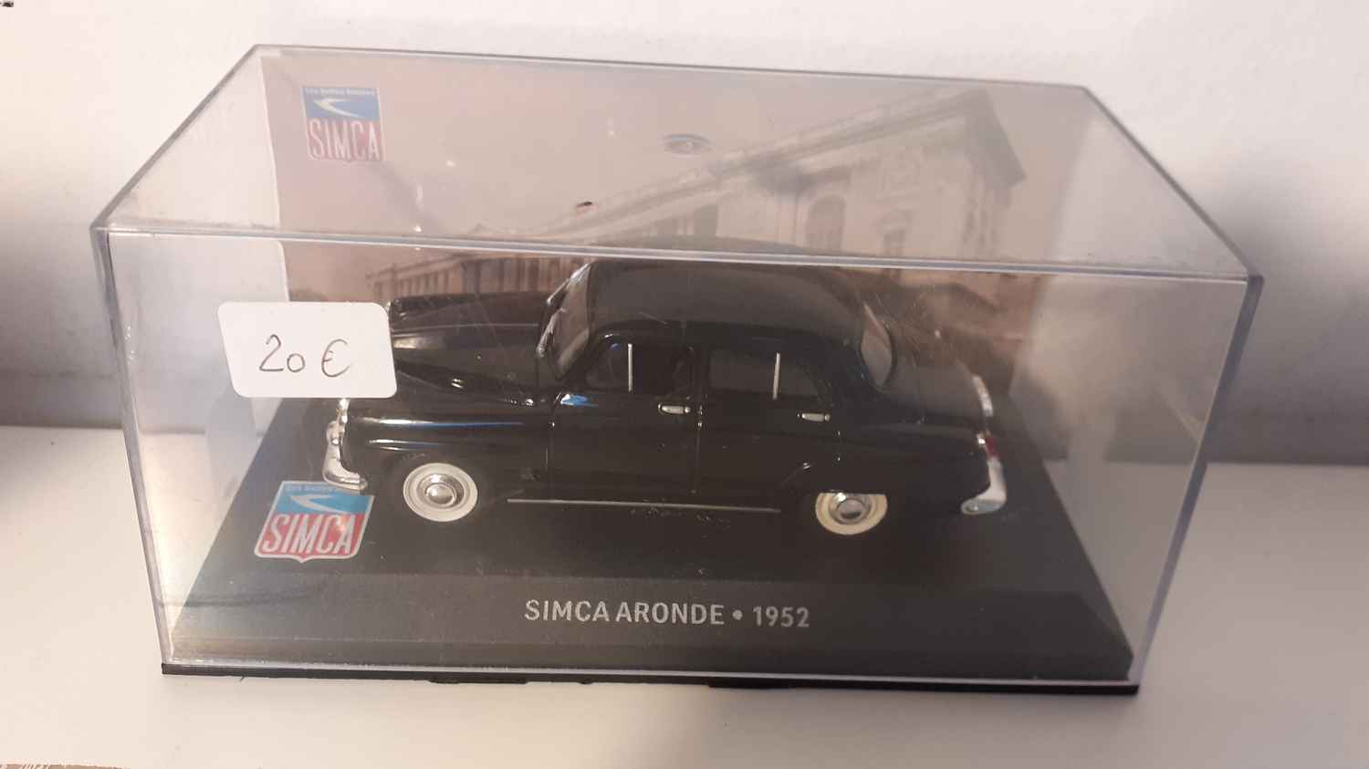 SIMCA Aronde noire de 1952