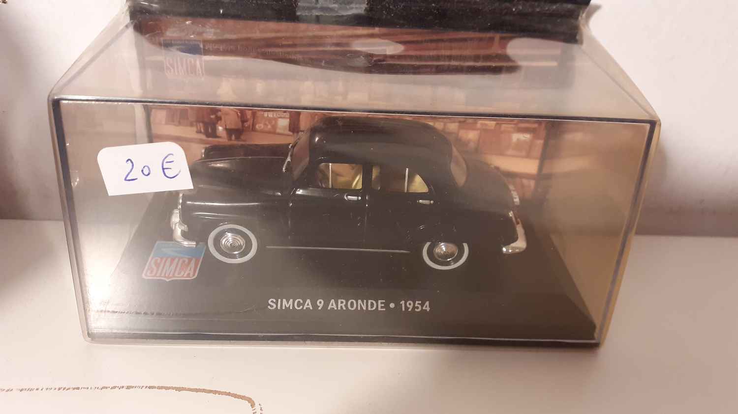 SIMCA 9 Aronde bleue très très foncée de 1954