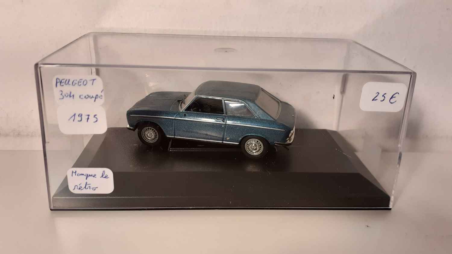 Peugeot 304 coupé bleue de 1975