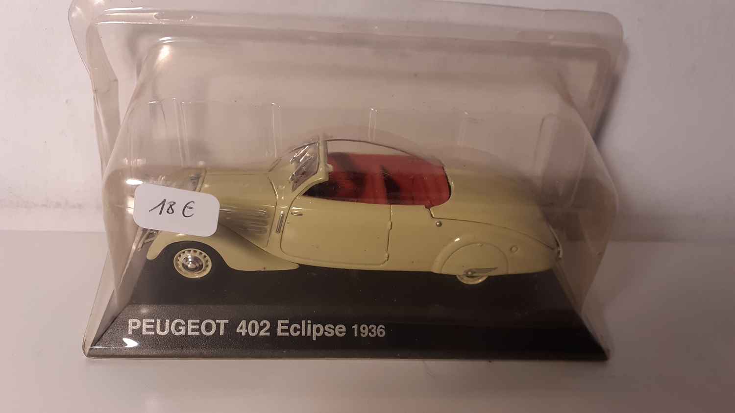 Peugeot 402 Eclipse beige de 1936