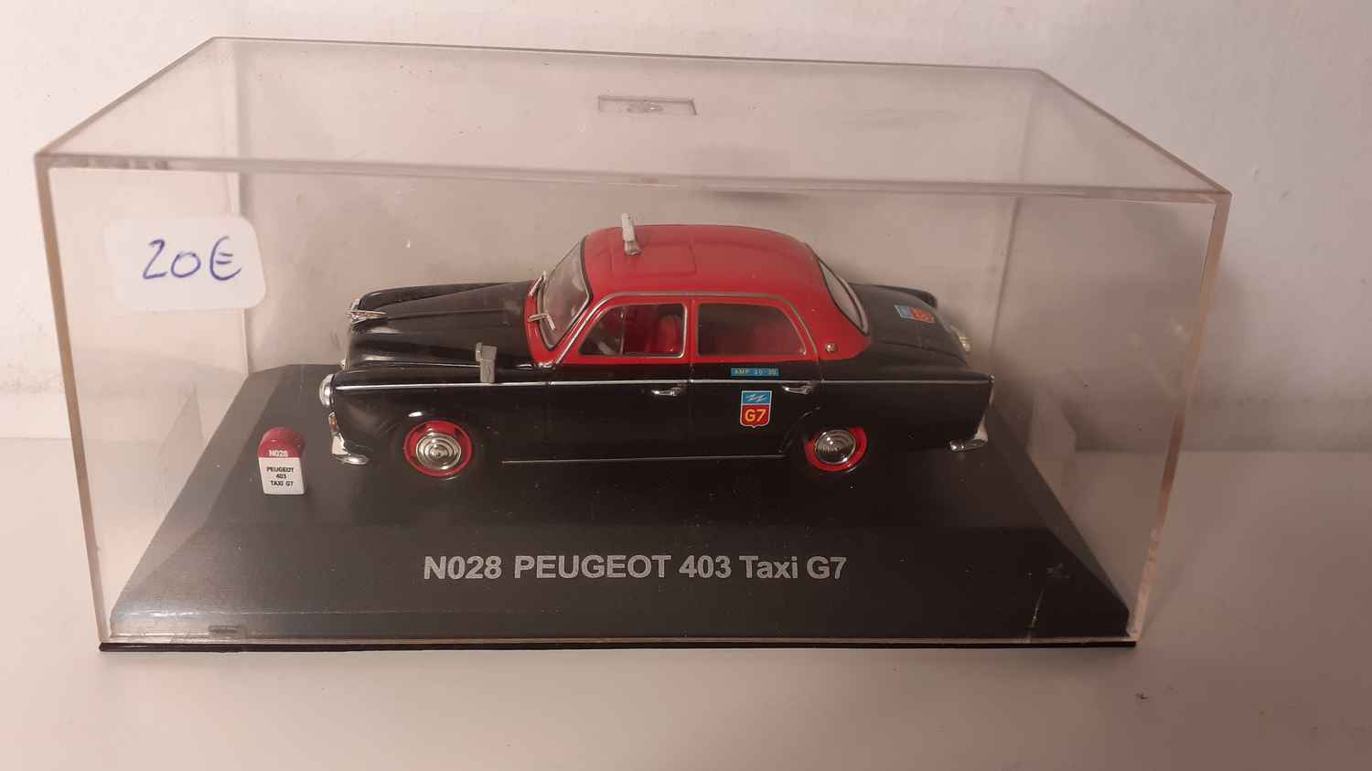 Peugeot 403 taxi G7 noir et rouge (N028)