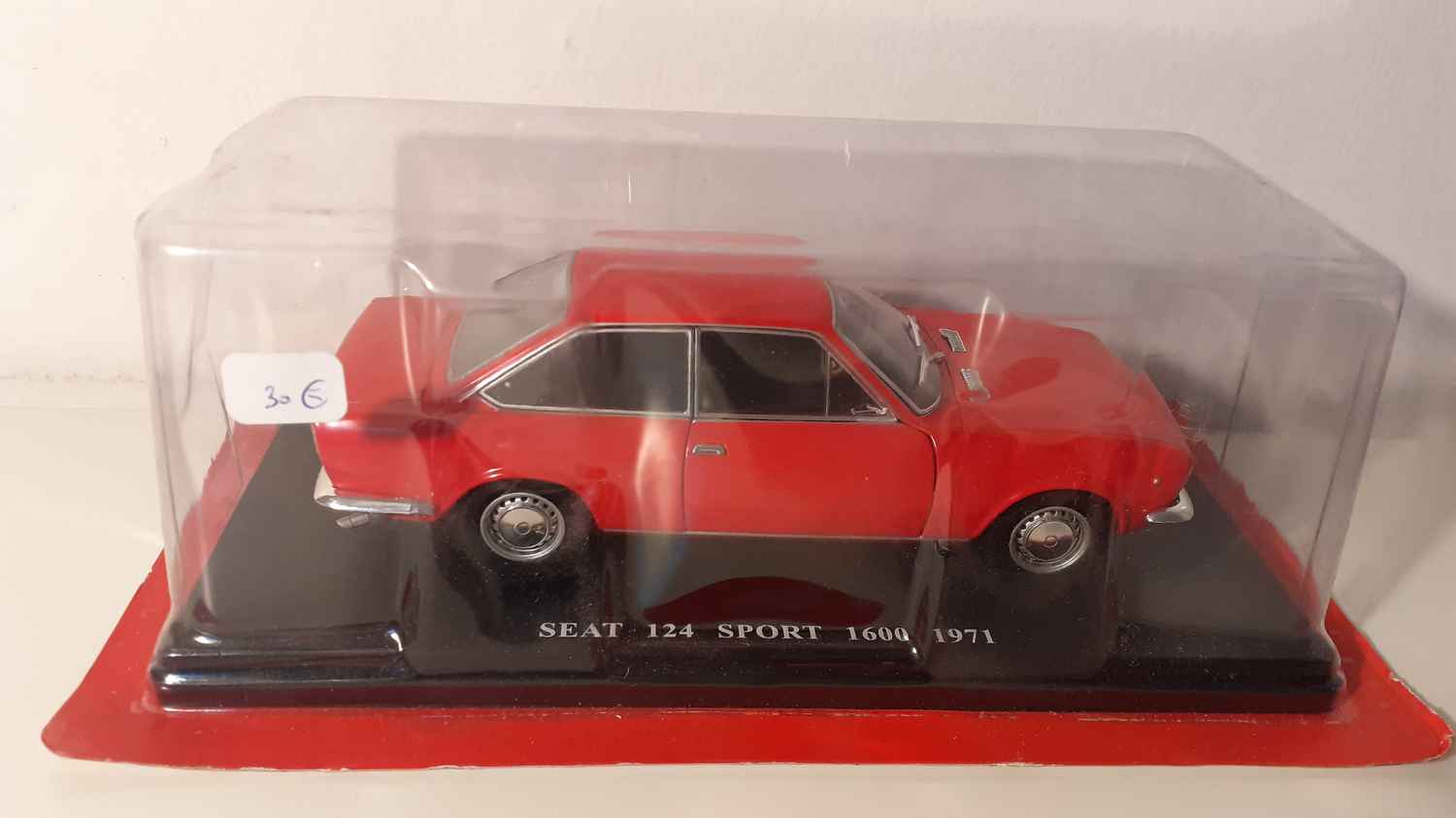 Seat 124 sport 1600 rouge de 1971 (échelle 1/24ème)