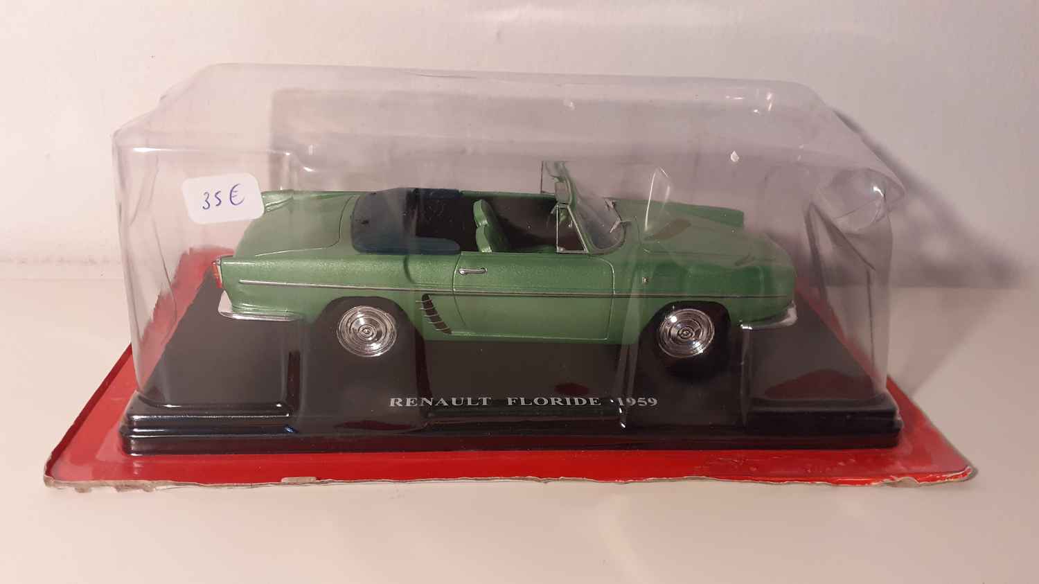 Renault Floride verte de 1959 (échelle 1/24ème)