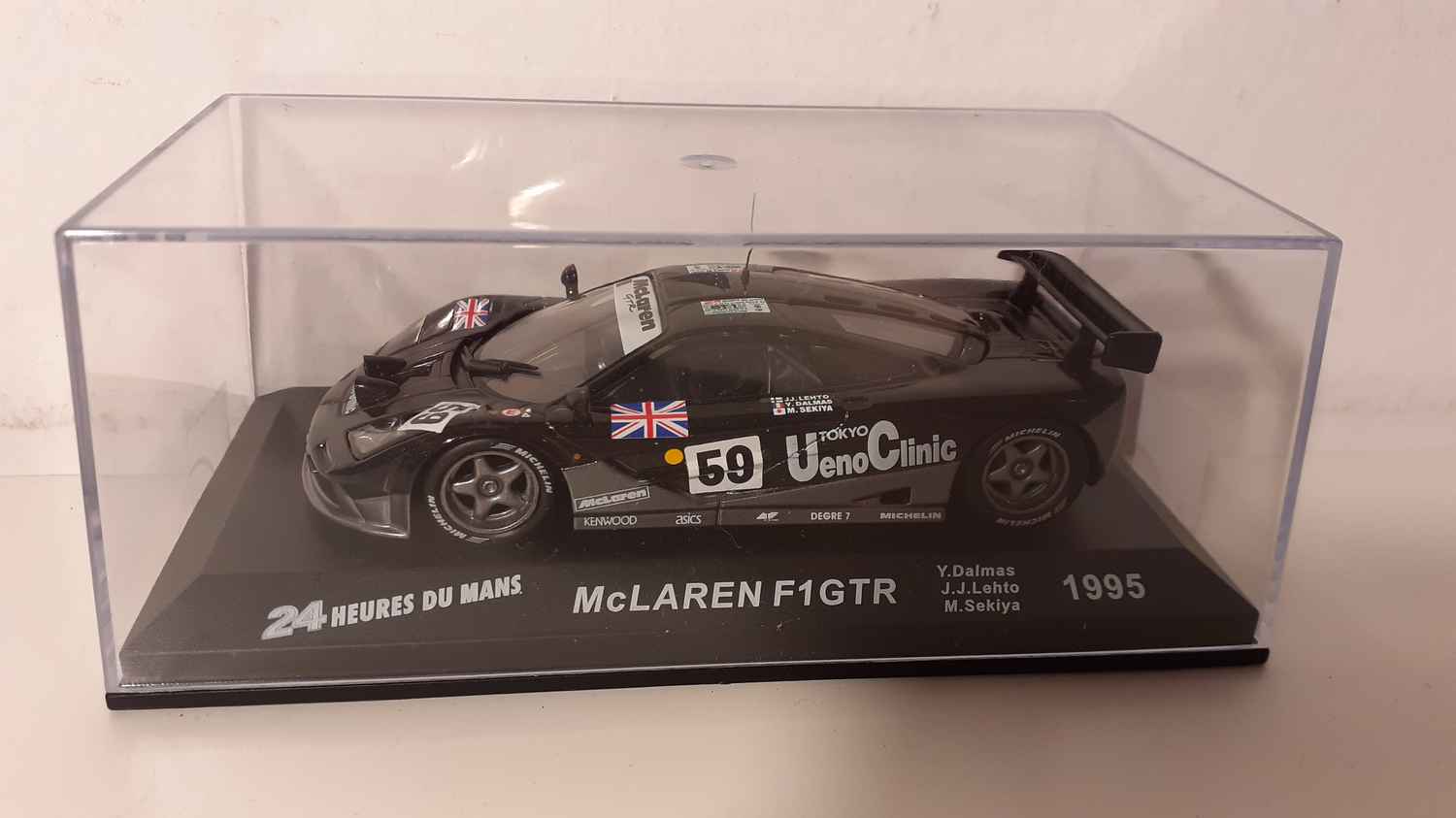 McLaren F1 GTR noire numéro 59 (24 heures du Mans de 1995)