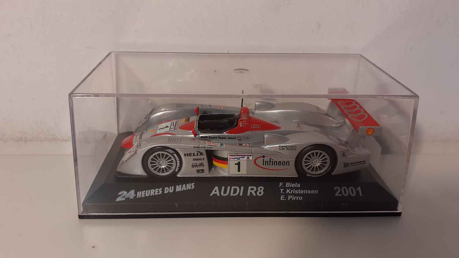 Audi R8 (24 heures du Mans de 2001)