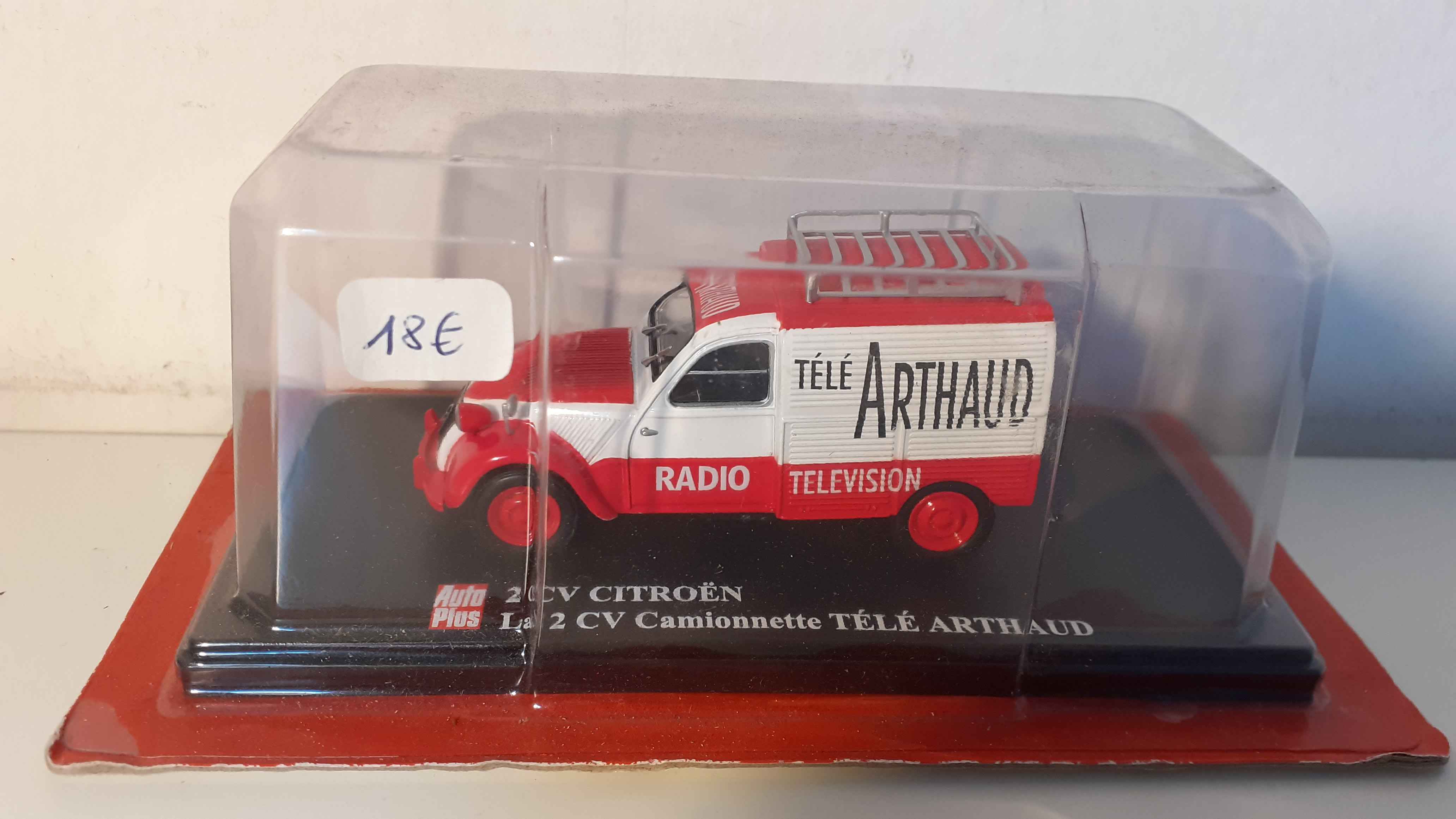 Citroën 2 CV camionnette Télé ARTHAUD