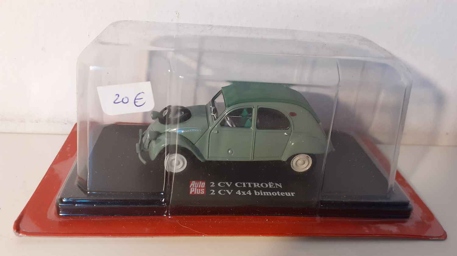 Citroën 2 CV 4x4 bimoteur verte foncée