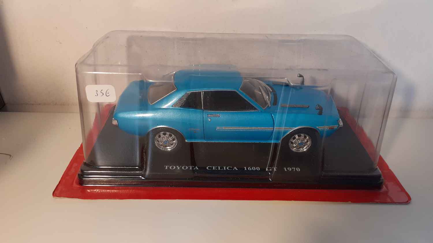 Toyota Célica 1600 GT bleue de 1970 (échelle 1/24ème)