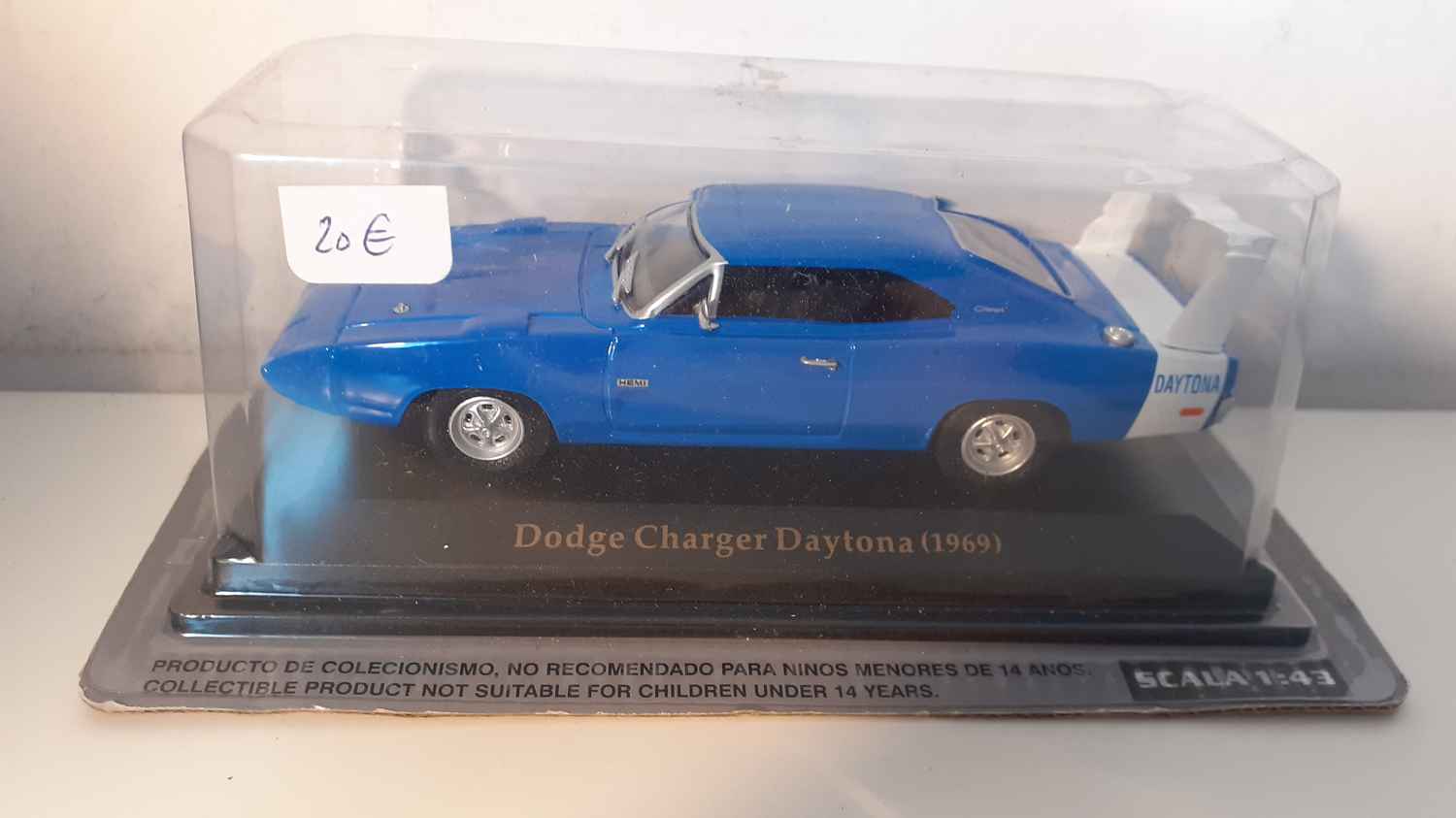 Dodge Charger Daytona bleue de 1969 (voiture américaine)