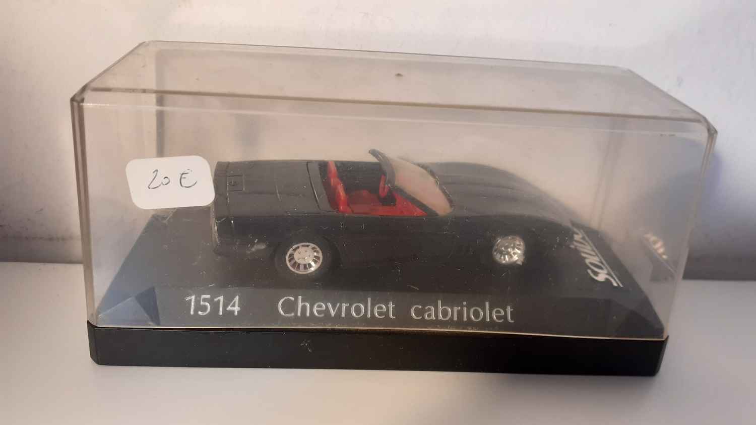 Chevrolet Camaro noire (voiture américaine)