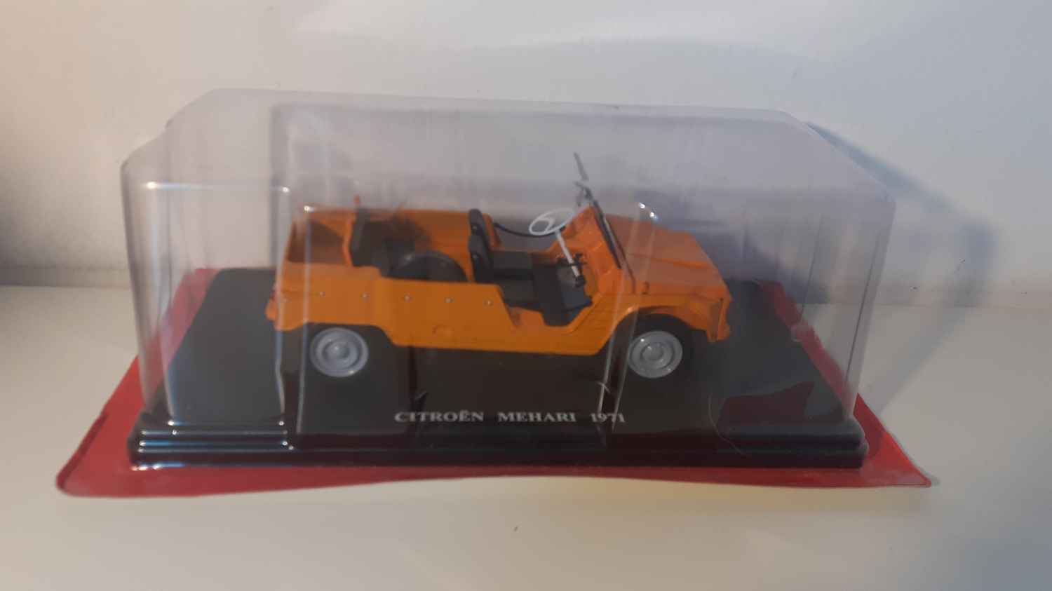 Citroën Méhari orange de 1971 (échelle 1/24ème)