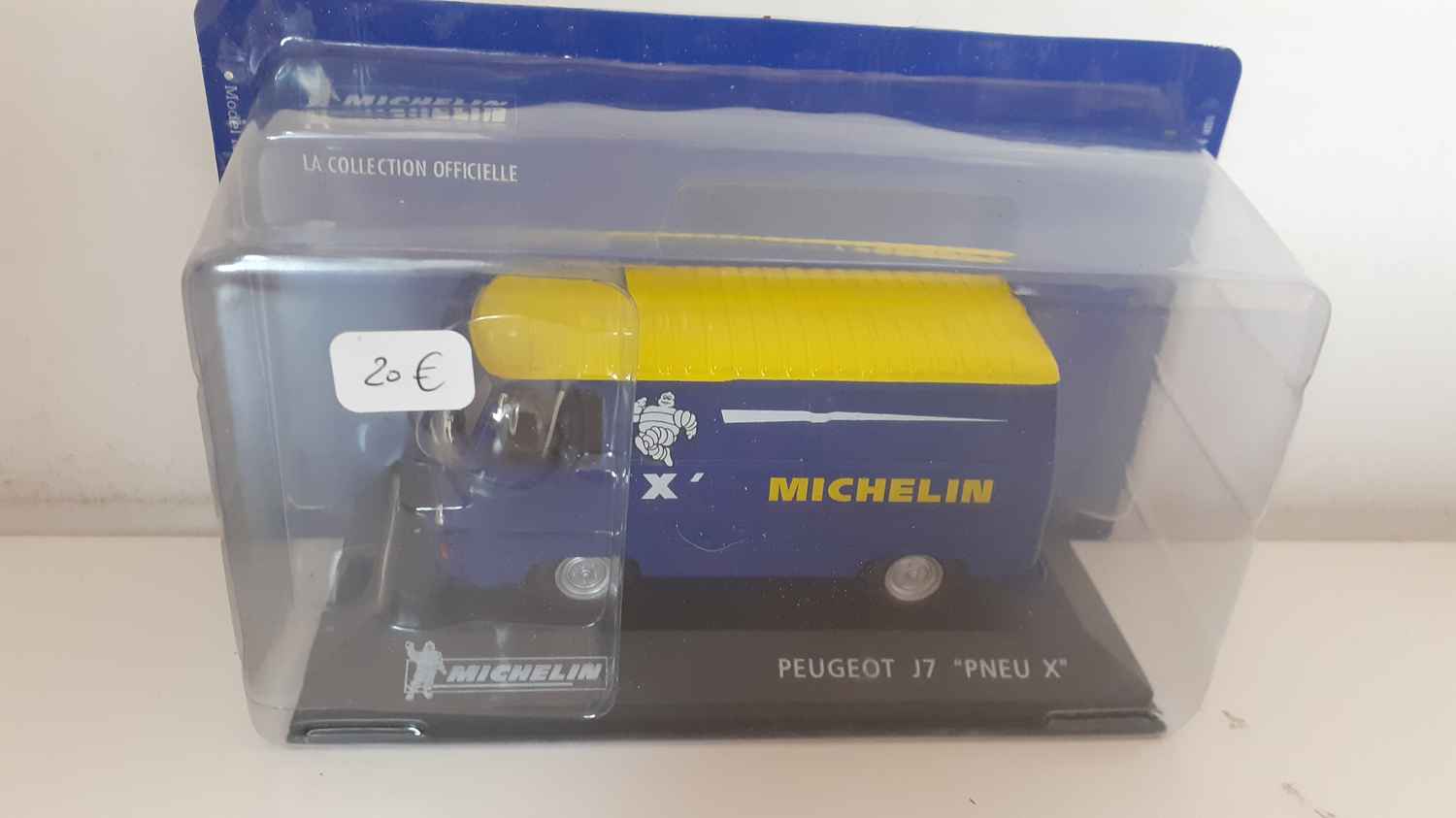 Peugeot J7 pneu X MICHELIN