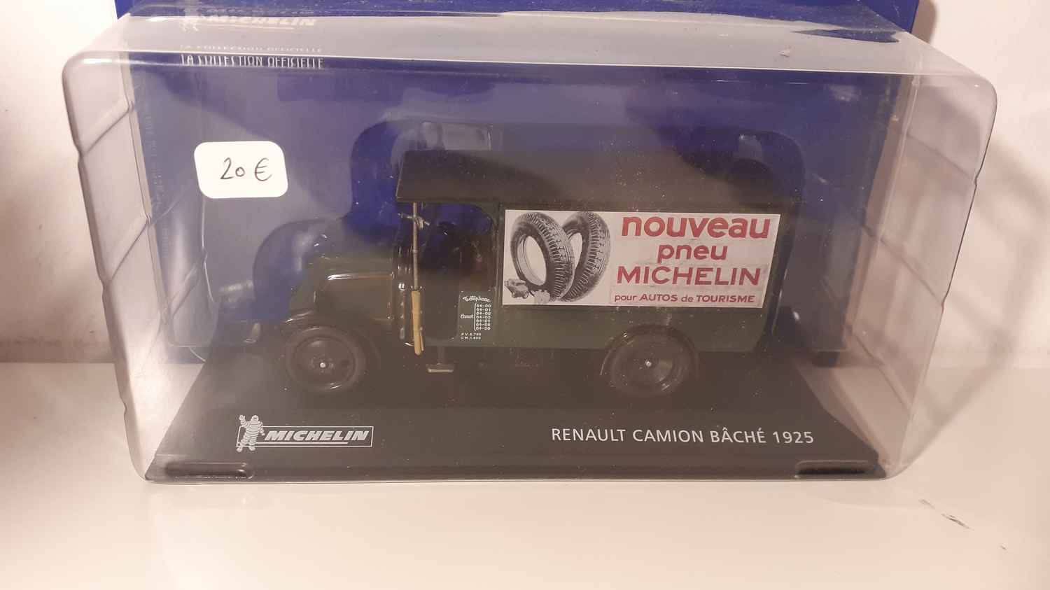 Renault camion bâché de 1925 MICHELIN