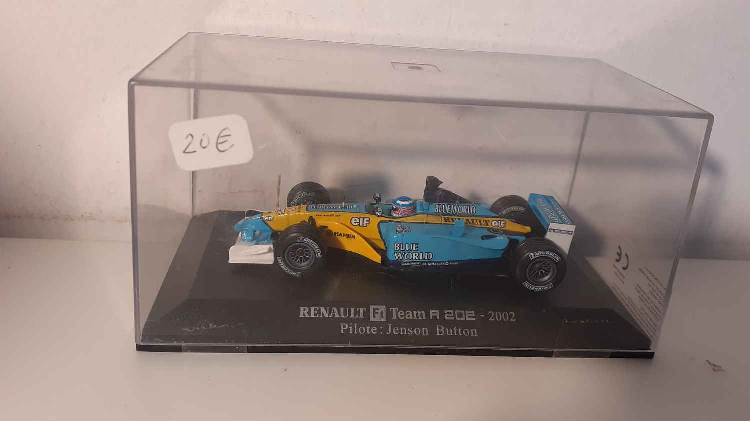 Renault F1 Team R 202 de 2002 AVEC inscription sur le socle (Formule 1)