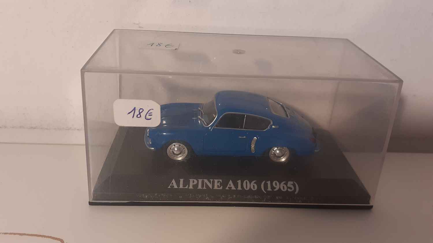 Renault Alpine A106 bleue de 1965 (petite boite plexi)