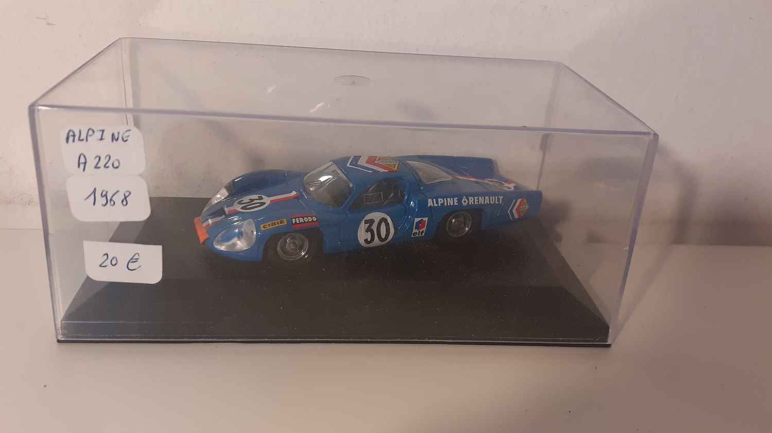 Renault Alpine A220 de 1968 (boite plexi)