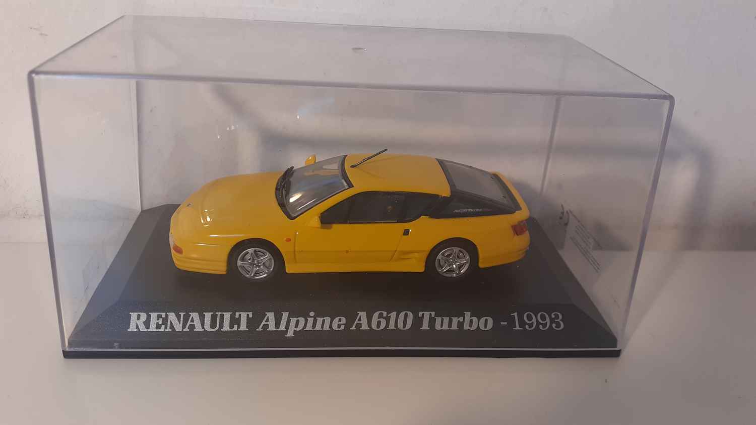 Renault Alpine A610 Turbo jaune de 1993