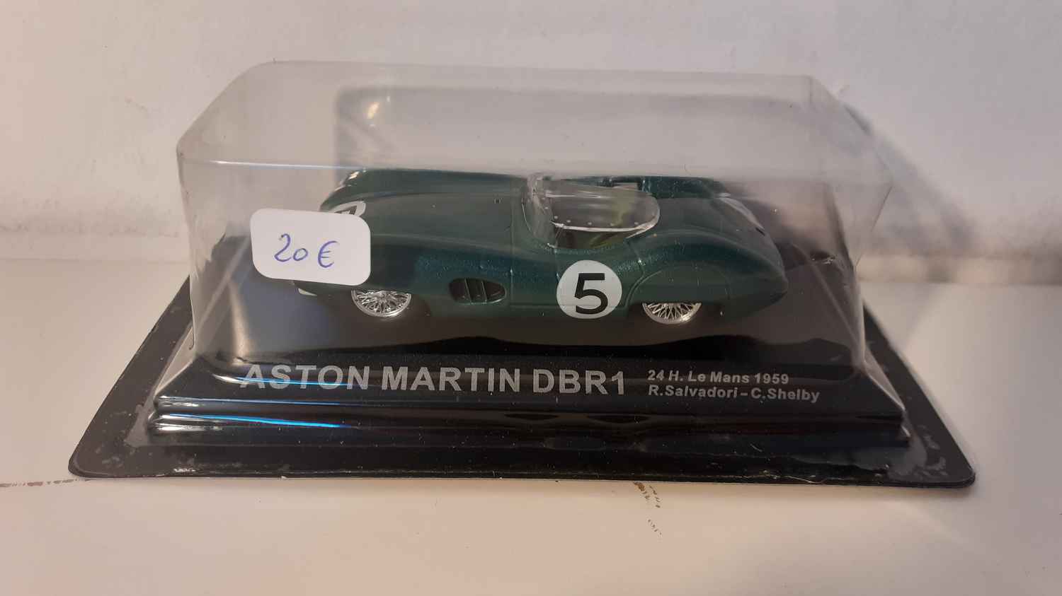 Aston Martin DBR1 verte N°5 (24 heures du Mans de 1959) - voiture sous blister