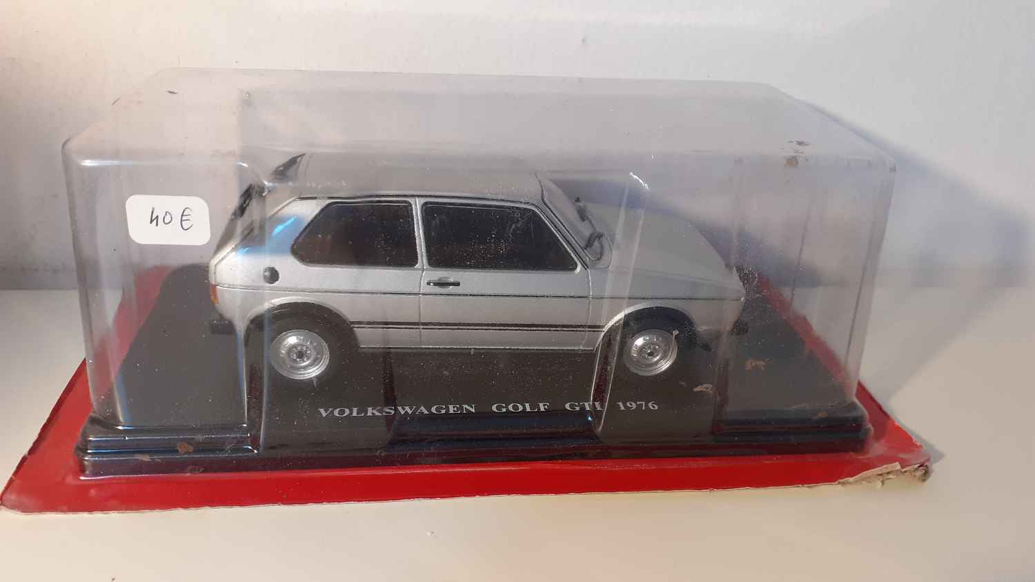 Volkswagen Golf GTI grise de 1976 (échelle 1/24ème)