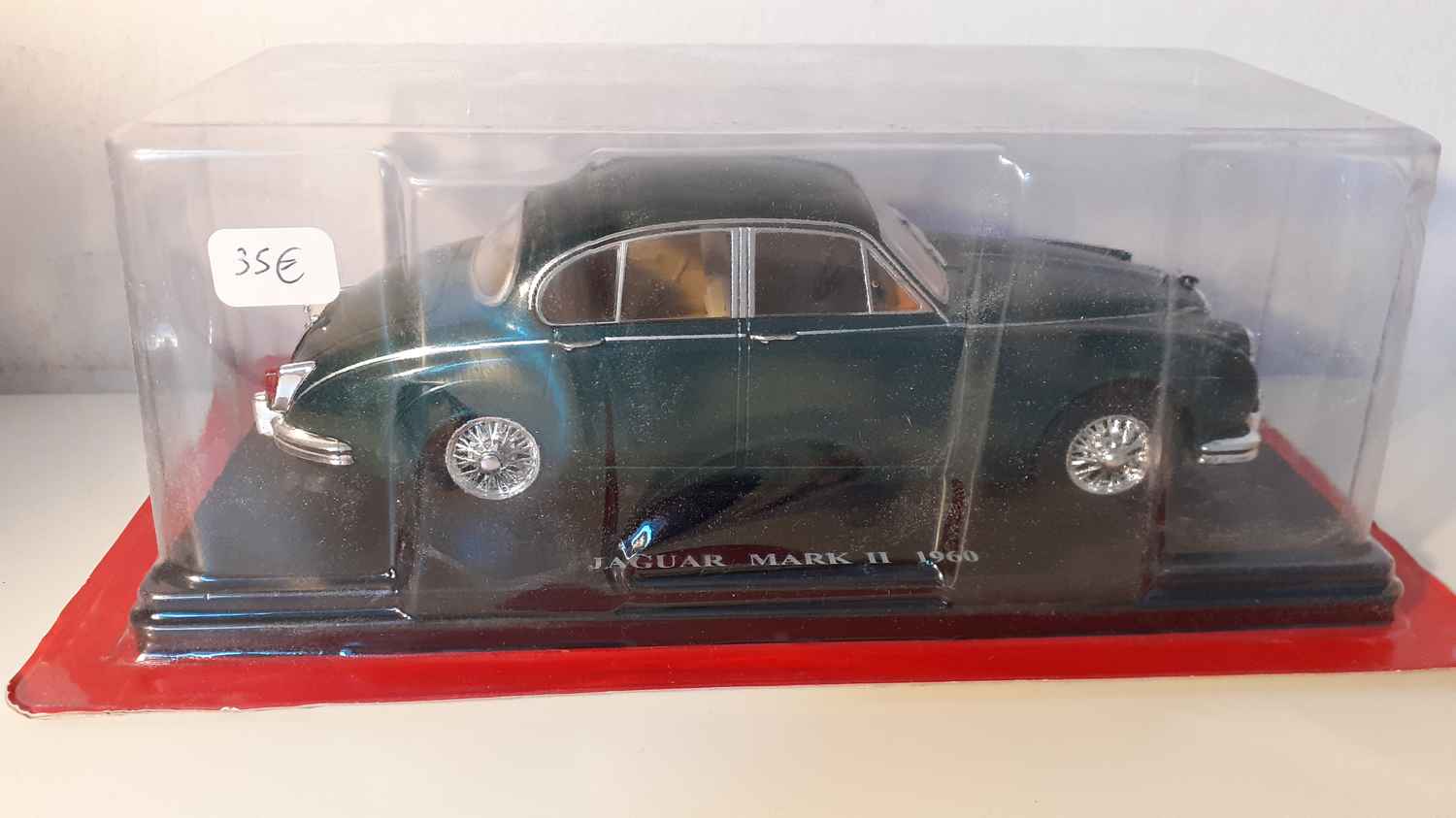 Jaguar Mark 2 verte foncée de 1960 (échelle 1/24ème)