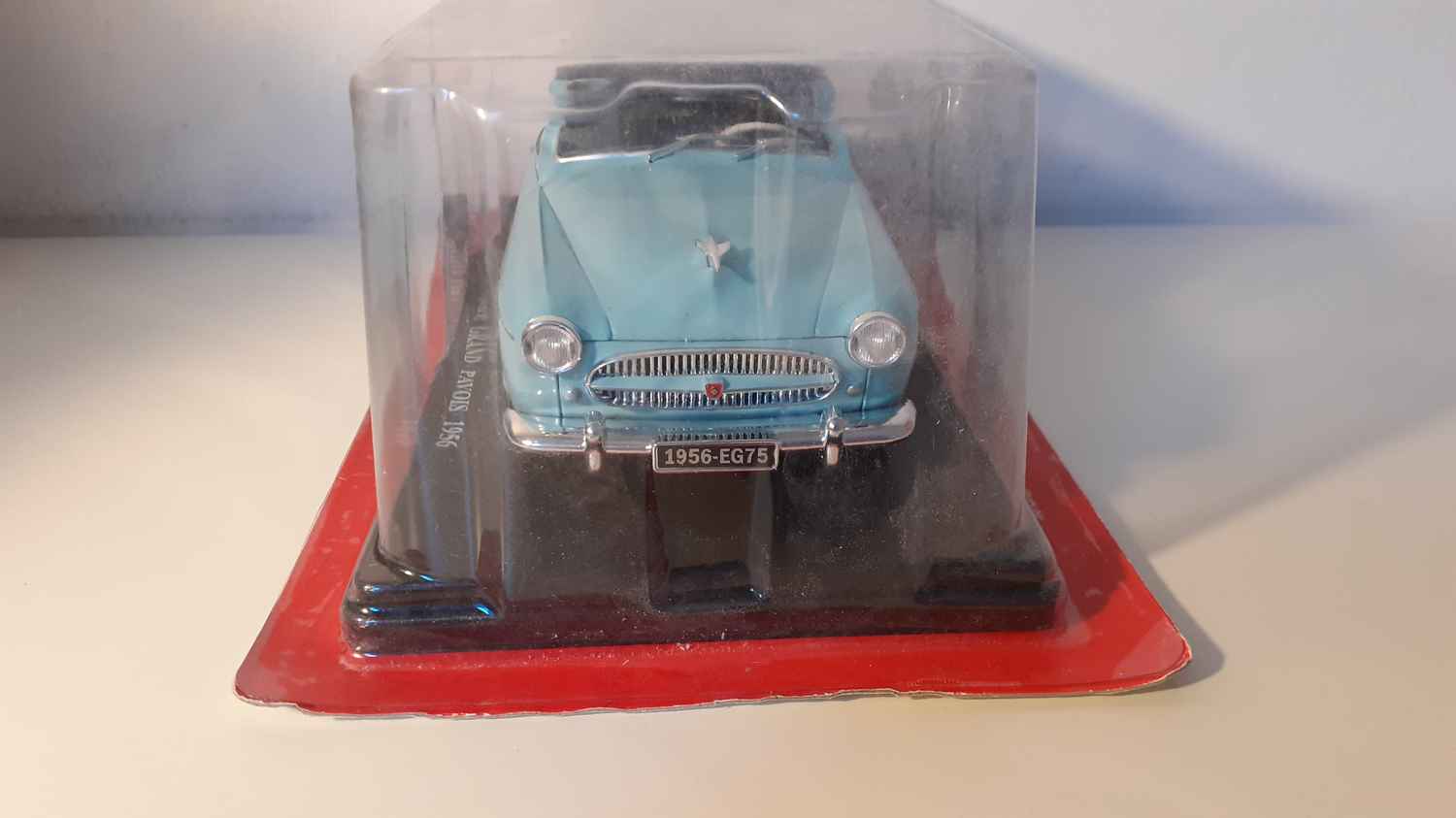 Renault Frégate grand Pavois bleue claire et toit bleu foncé de 1956 (échelle 1/24ème)