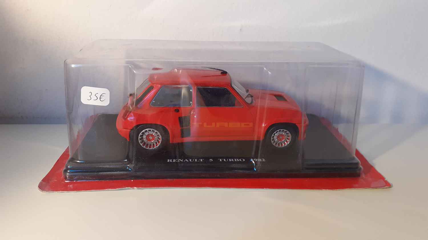 Renault 5 Turbo rouge de 1982 (échelle 1/24ème)