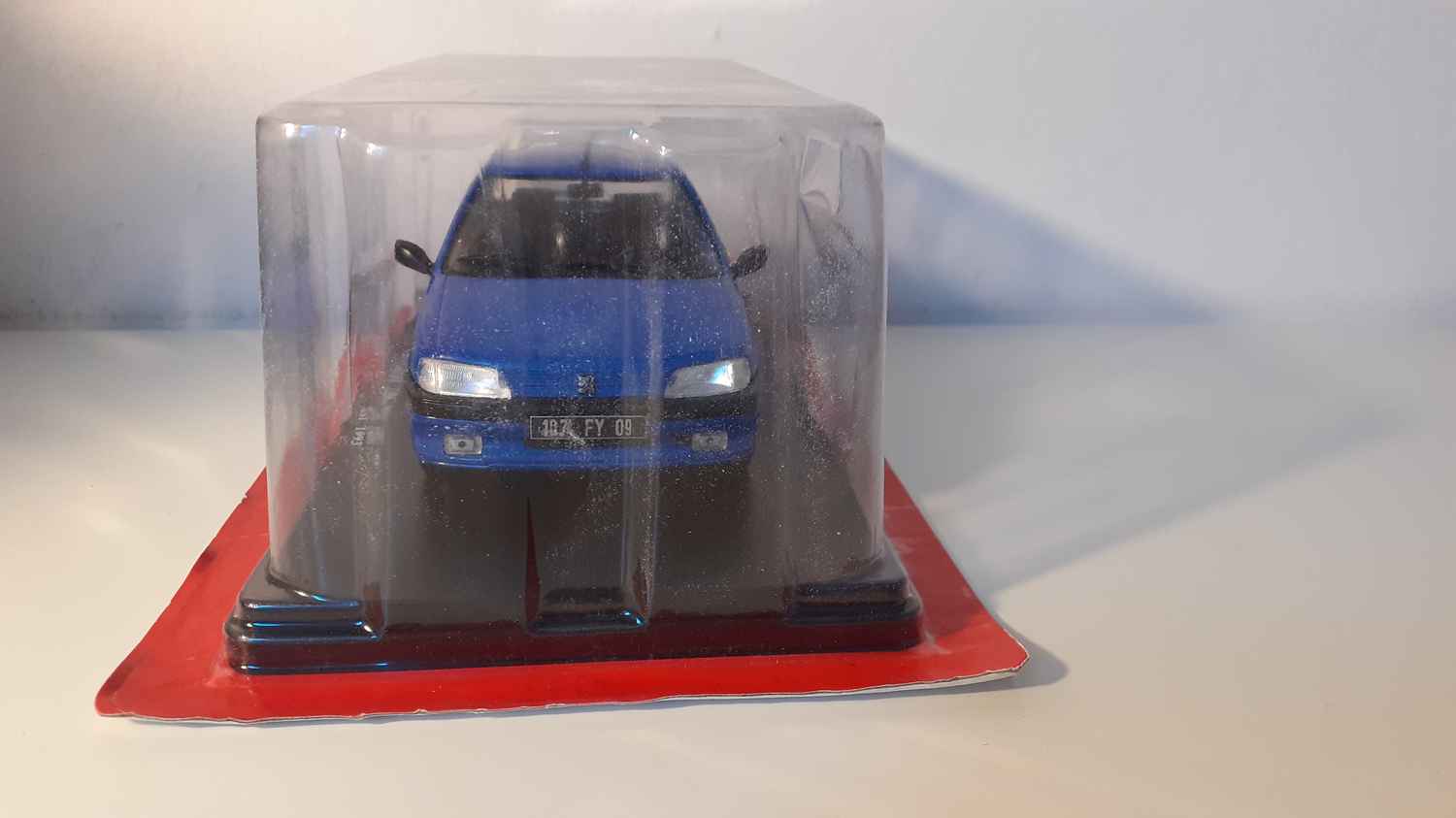 Peugeot 106 XSI bleue de 1993 (échelle 1/24ème)