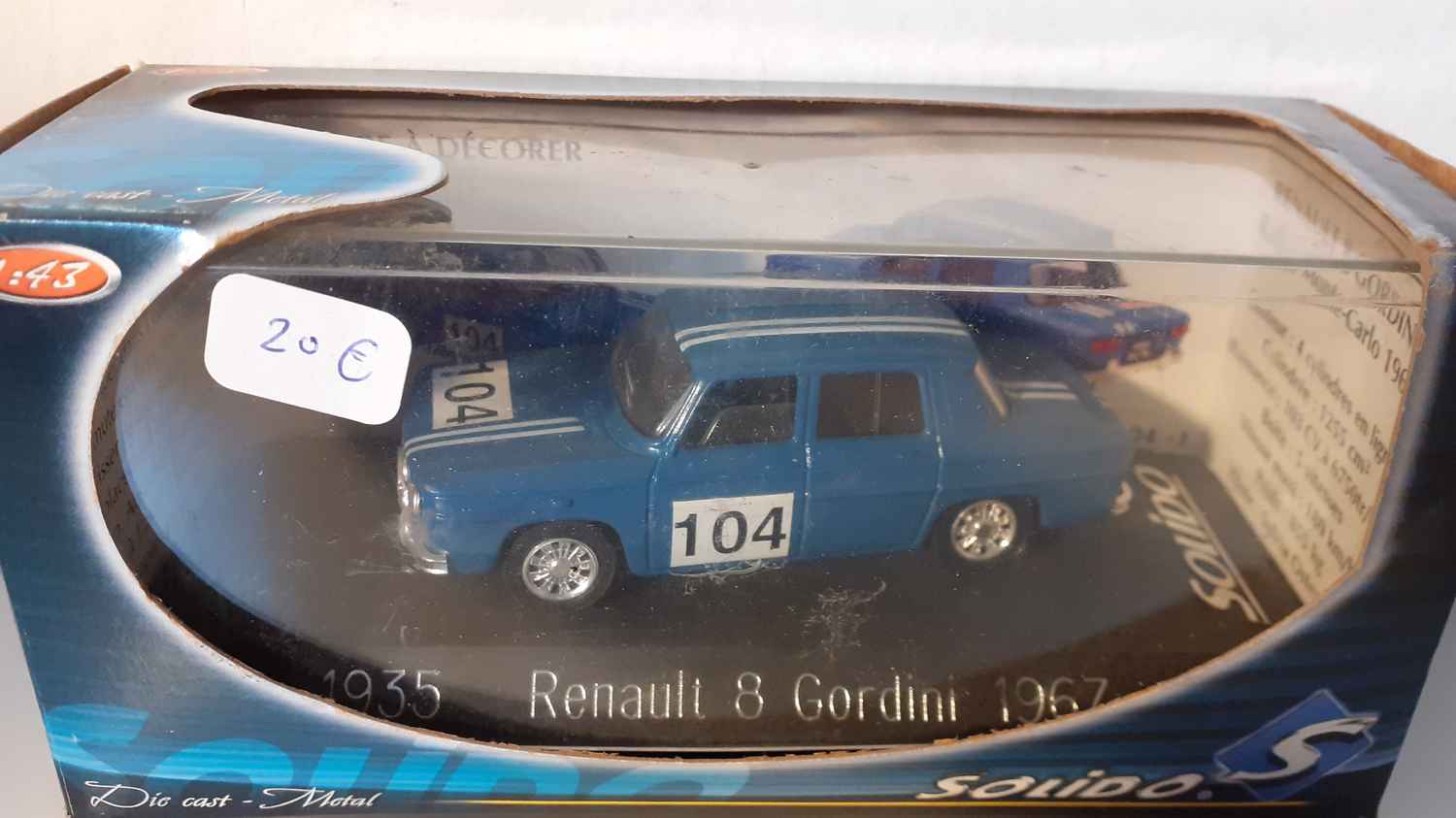 Renault 8 Gordini bleue de 1967 avec le numéro 104 (Solido référence N°1935) AVEC la boite en carton