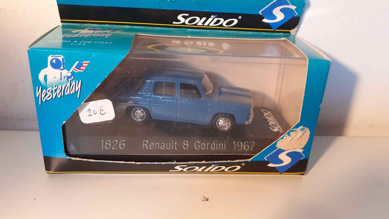 Renault 8 Gordini bleue de 1967 (Solido N°1826 AVEC la boite en carton)