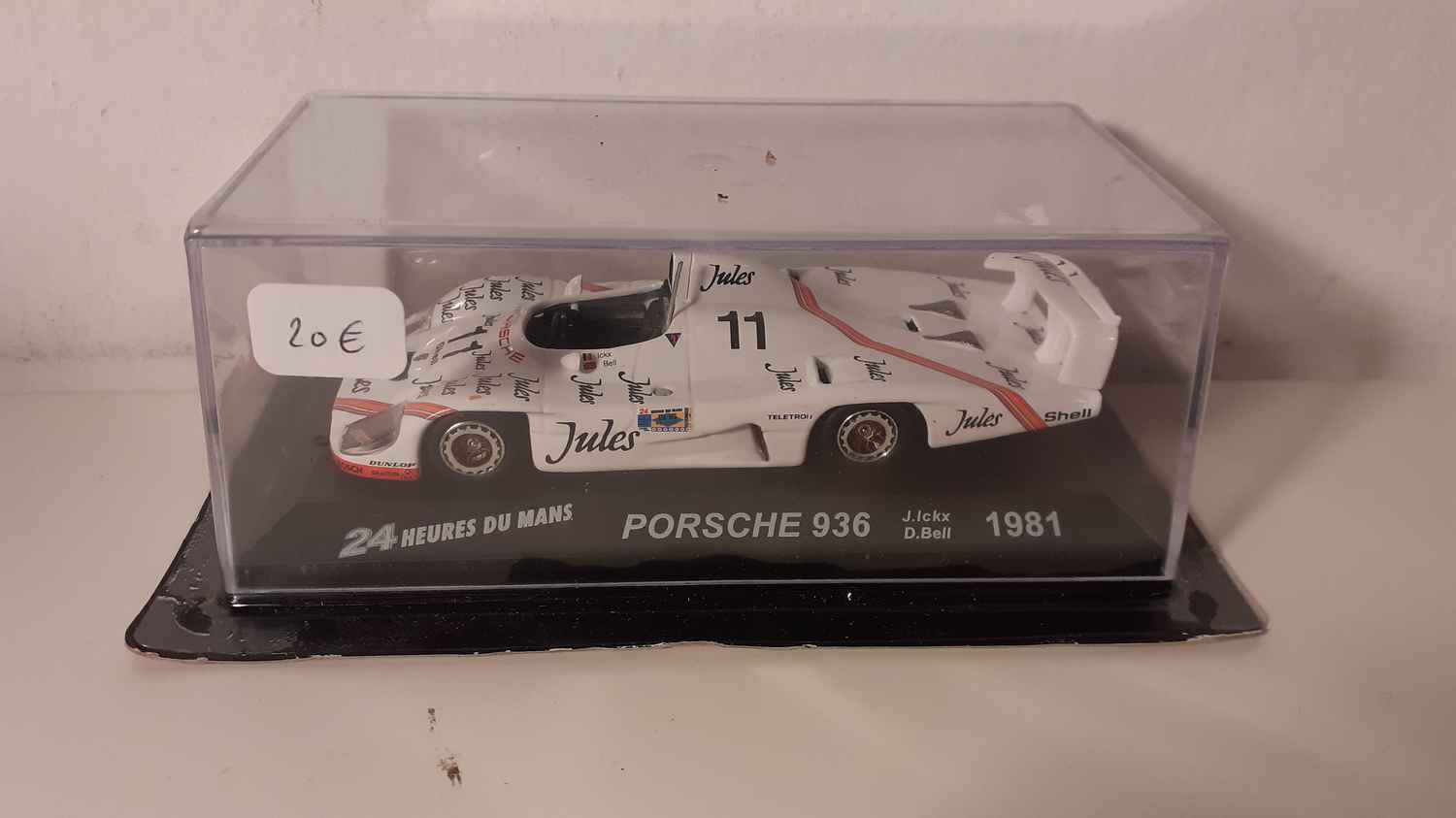 Porsche 936 blanche estampillée JULES (24 heures du Mans 1981)