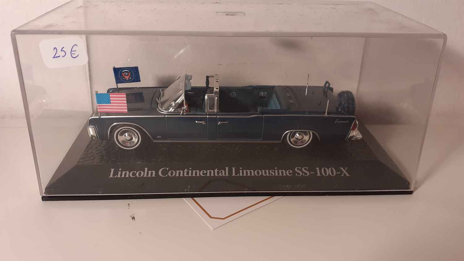 Lincoln Continental Limousine SS-100-X (collection voitures de chefs d'état)