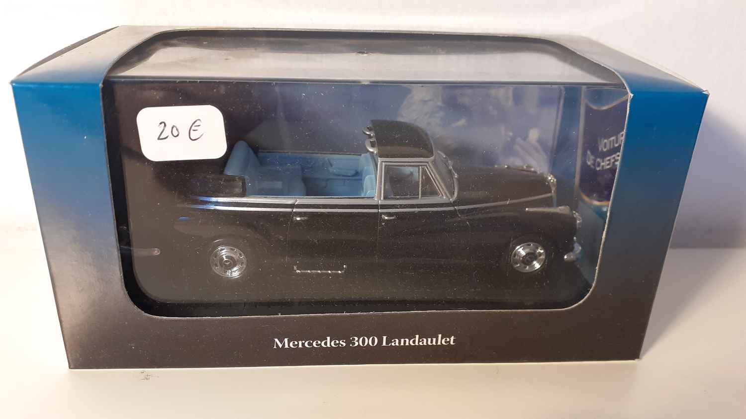 Mercédes 300 Landaudet noire (collection voitures de chefs d'état)