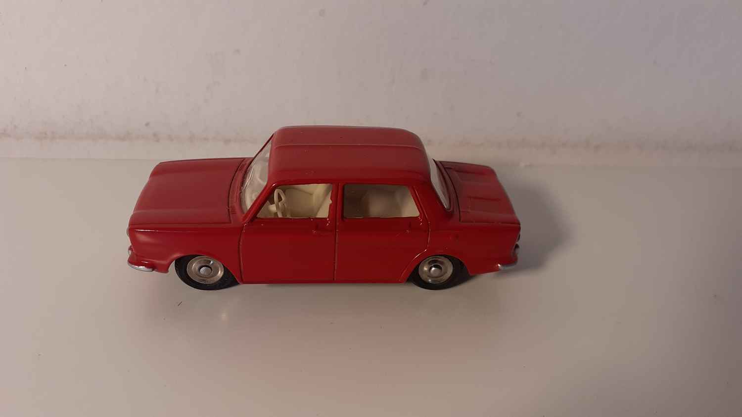 Simca 1000 bordeaux Dinky-Toys (éditions Atlas)