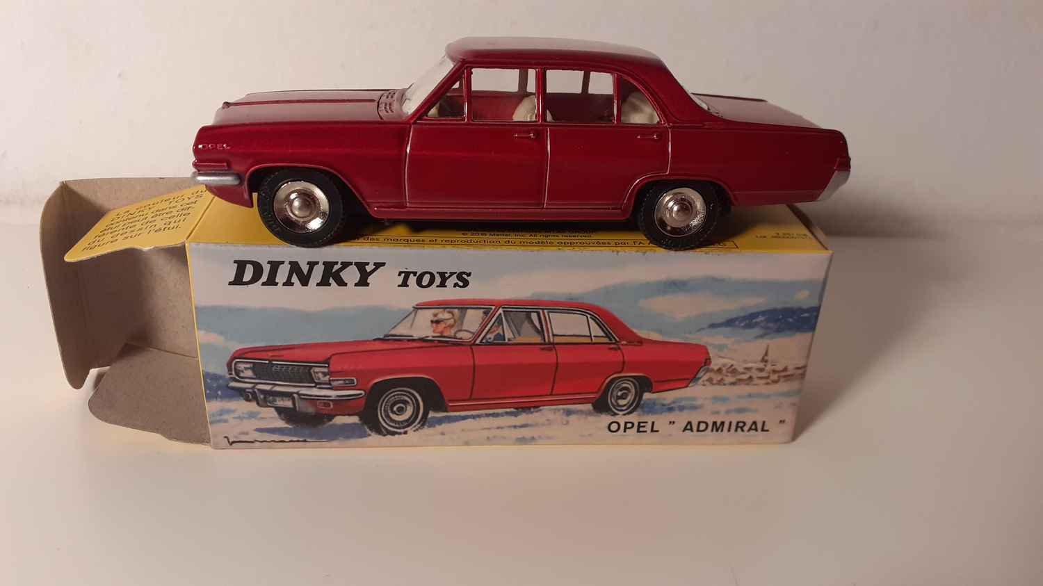 Opel Admiral rouge foncé Dinky-Toys (Editions Atlas)