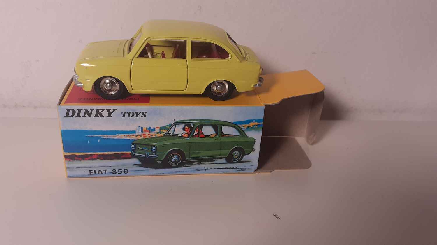 Fiat 850 jaune Dinky-Toys (Editions Atlas)