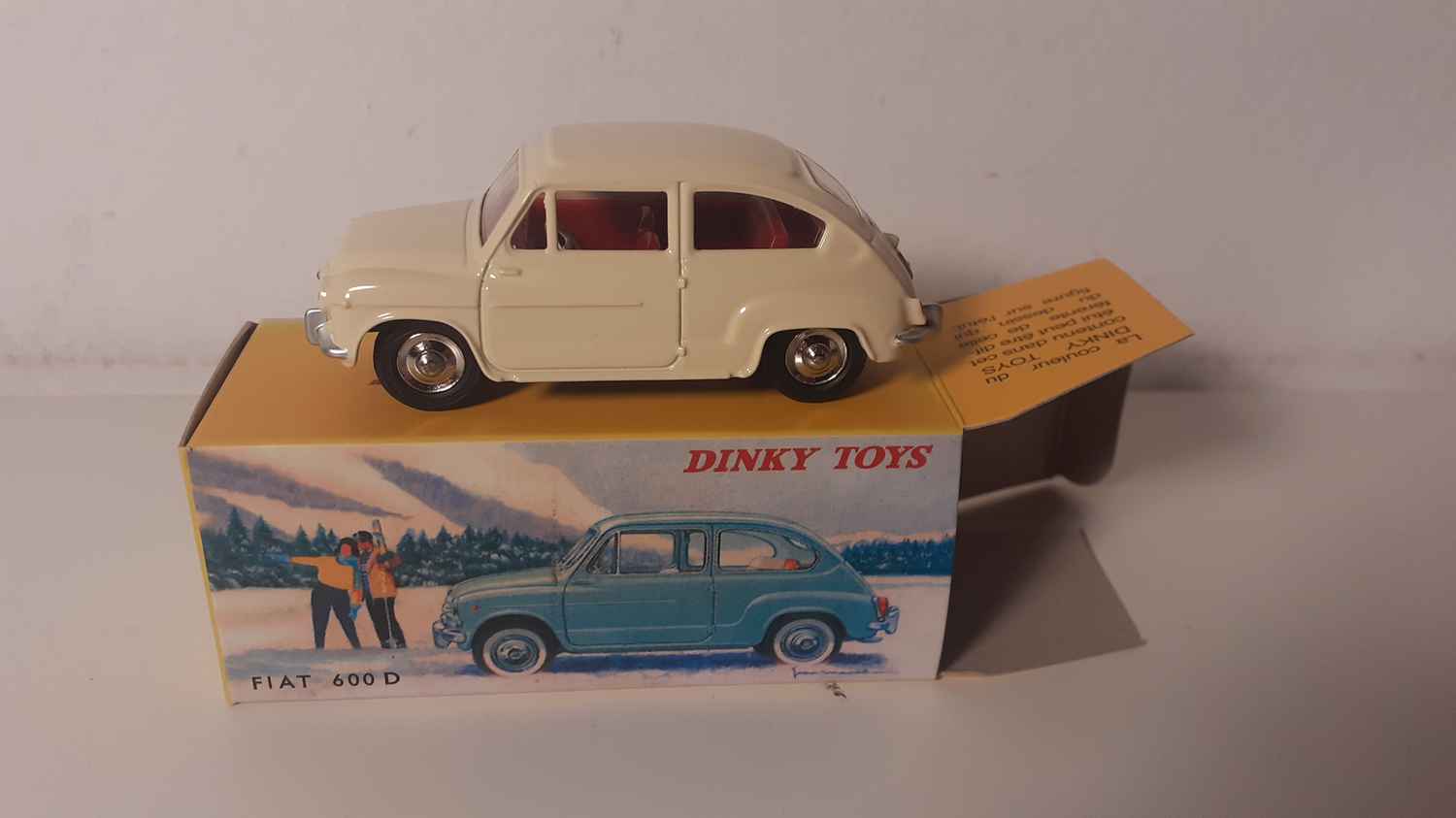 Fiat 600D beige Dinky-Toys (Editions Atlas)