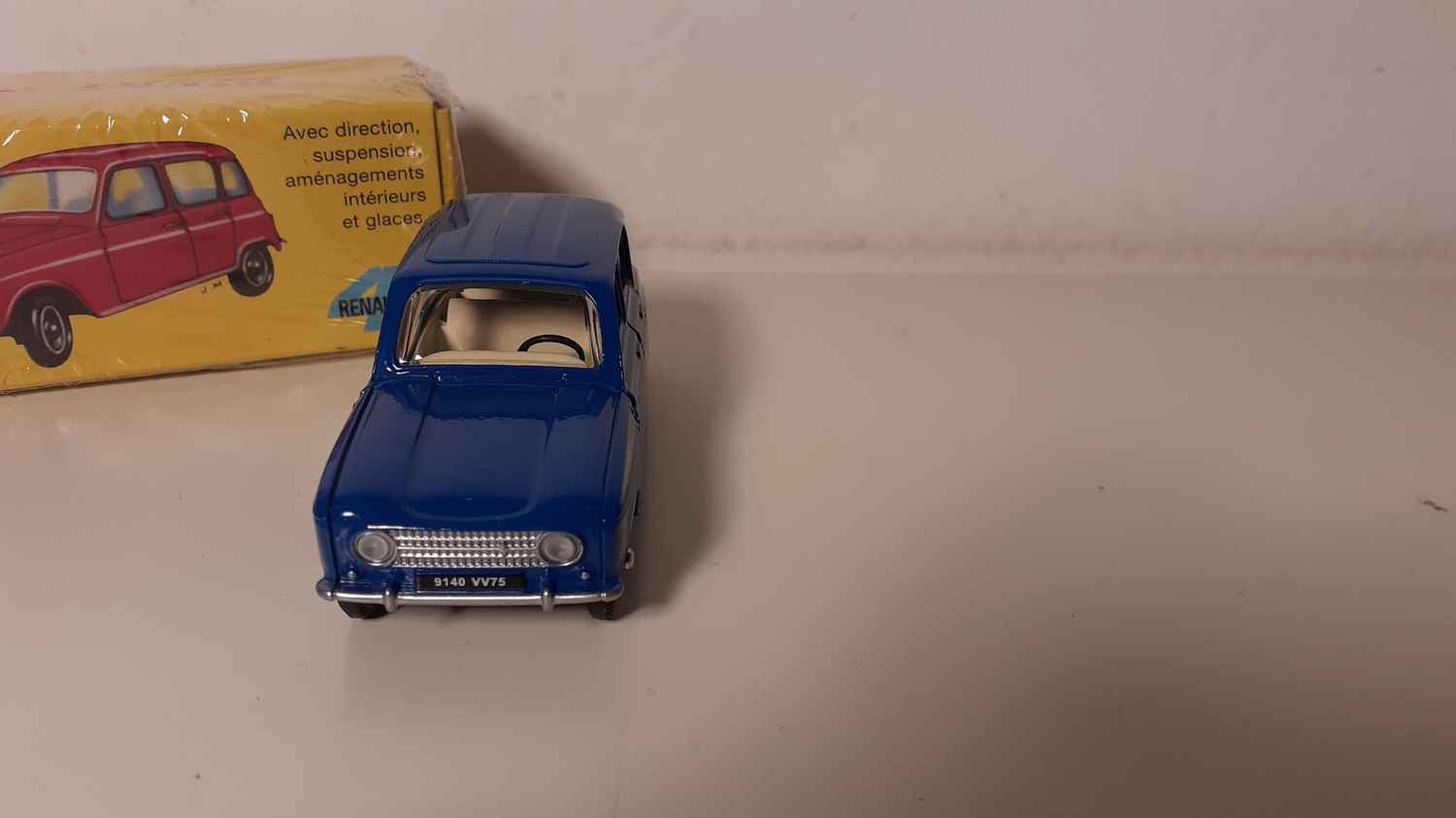 Renault 4L bleue Dinky-Toys (Editions Atlas)