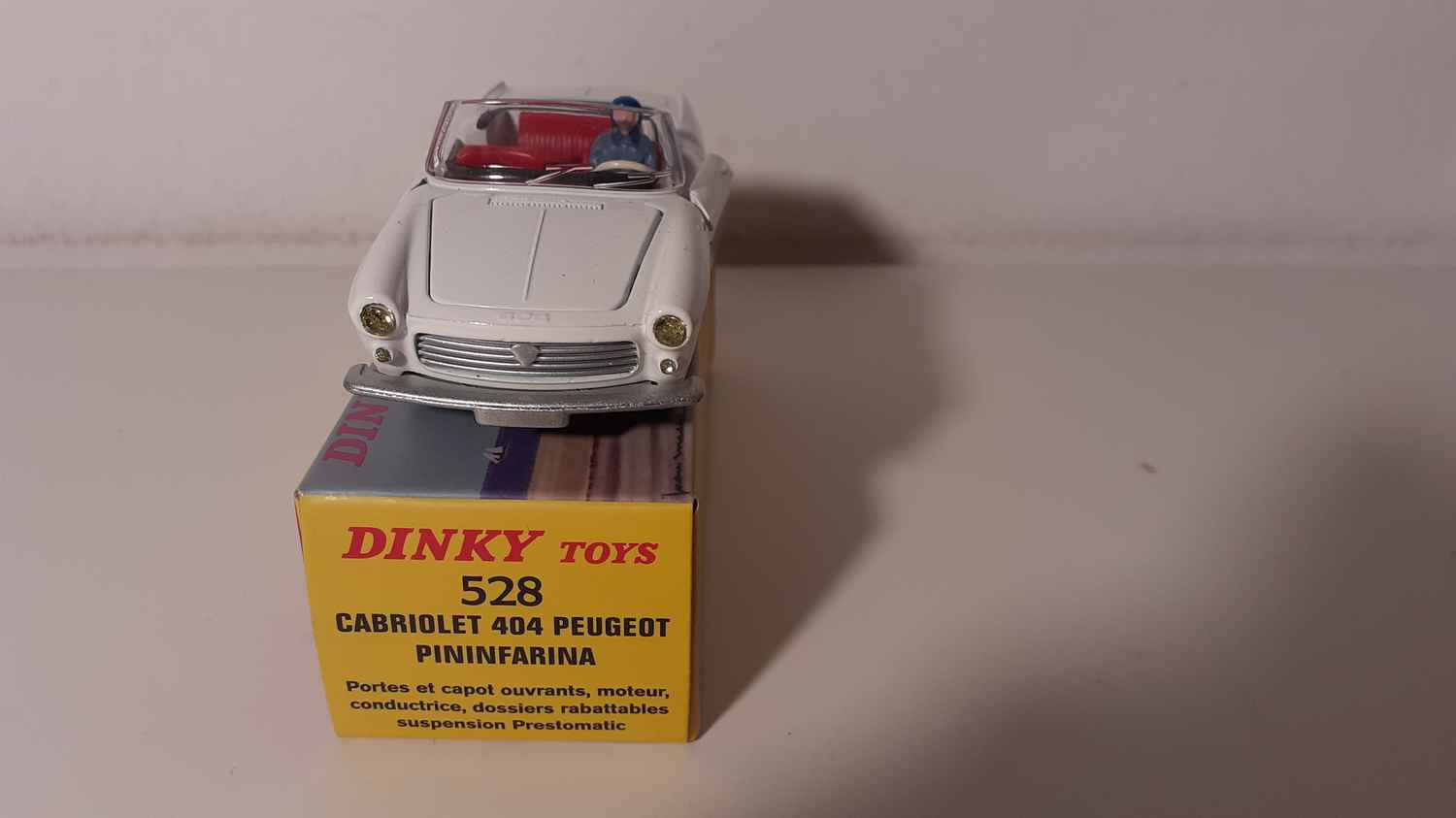 Peugeot 404 PININFARINA blanche Dinky-Toys (Editions Atlas)