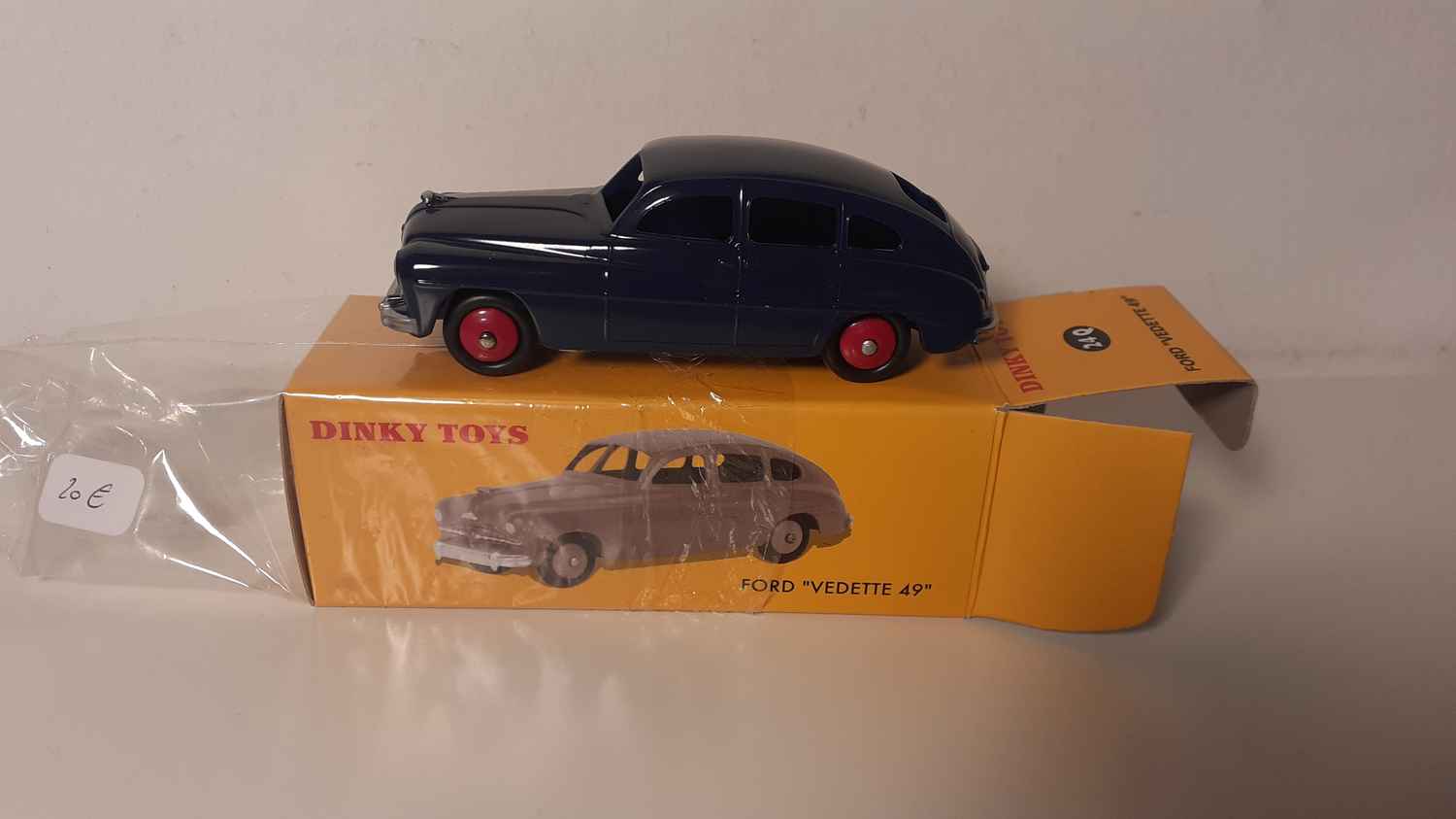 Ford Vedette 49 bleue foncée Dinky-Toys (Editions Atlas)