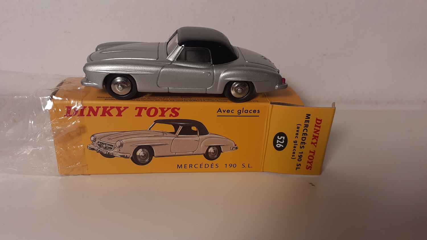 Mercedes-Benz 190SL grise et toit noir Dinky-Toys (Editions Atlas)