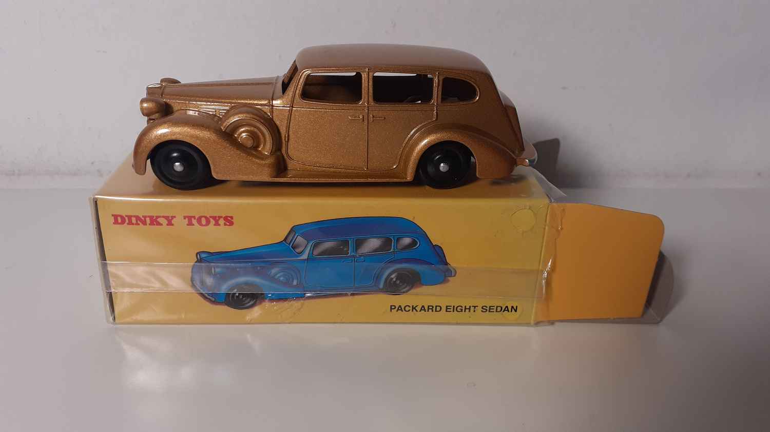 Packard Eight Sedan marron Dinky-Toys (Editions Atlas)