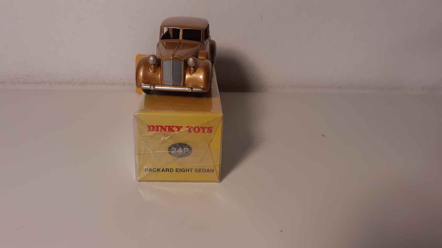 Packard Eight Sedan marron Dinky-Toys (Editions Atlas)