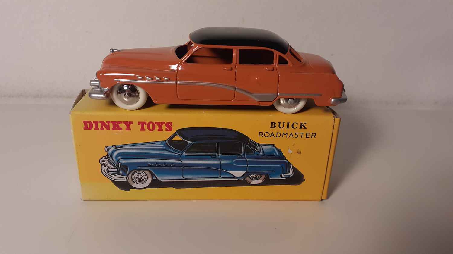 Buick Roadmaster Dinky-Toys (Editions Atlas)